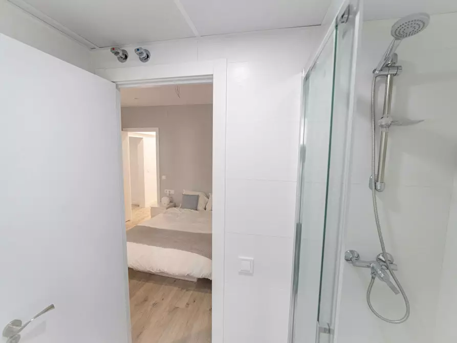 Immagine 3 di Camera in affitto  in Carrer de la Mare de Déu de Port a Barcelona