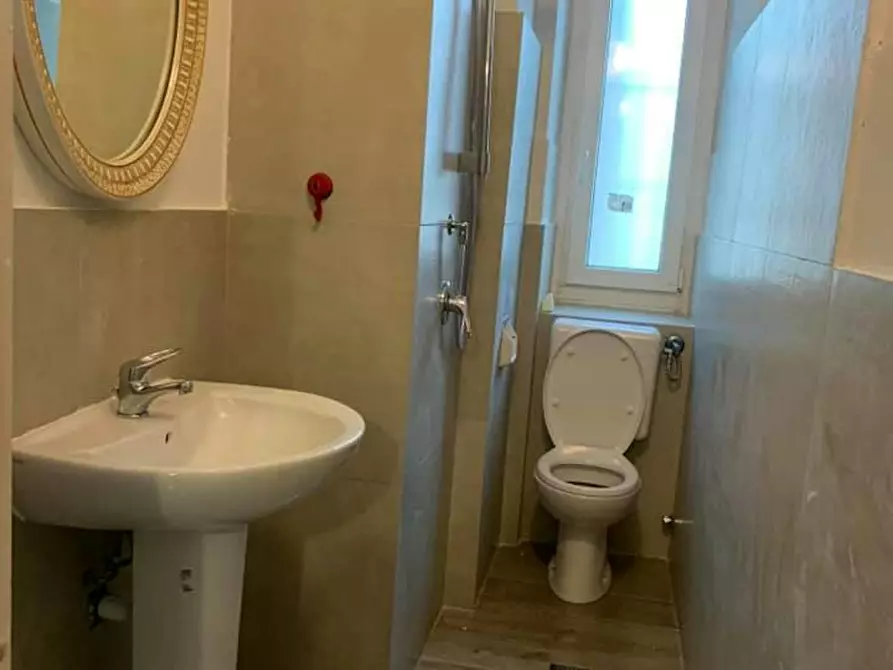 Immagine 7 di Camera condivisa in affitto  in Via San Giuseppe Benedetto Cottolengo a Torino