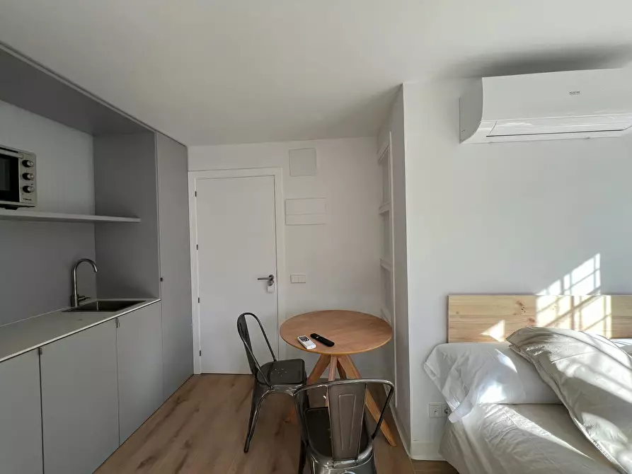 Immagine 7 di Casa indipendente in affitto  in Calle de Alfonso Fernández Clausells a Madrid