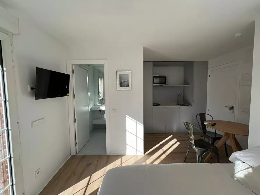 Immagine 5 di Casa indipendente in affitto  in Calle de Alfonso Fernández Clausells a Madrid