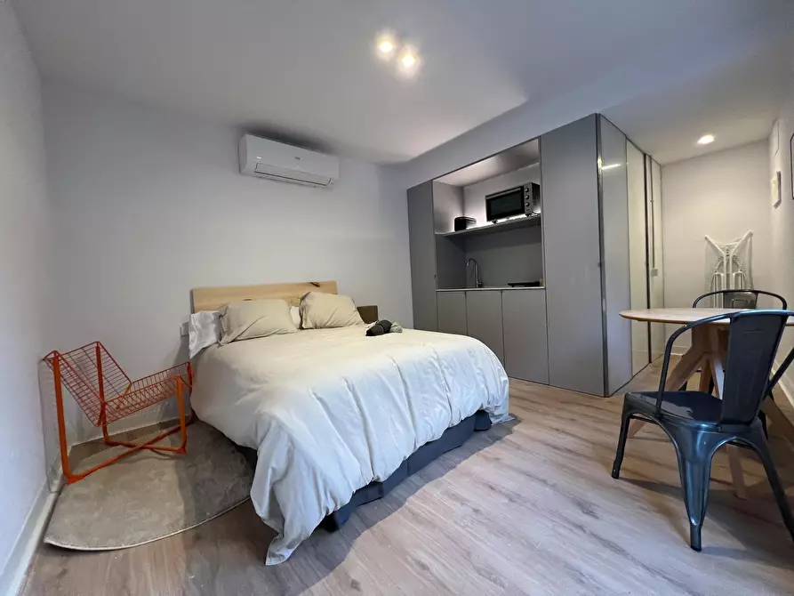 Immagine 1 di Casa indipendente in affitto  in Calle de Alfonso Fernández Clausells a Madrid