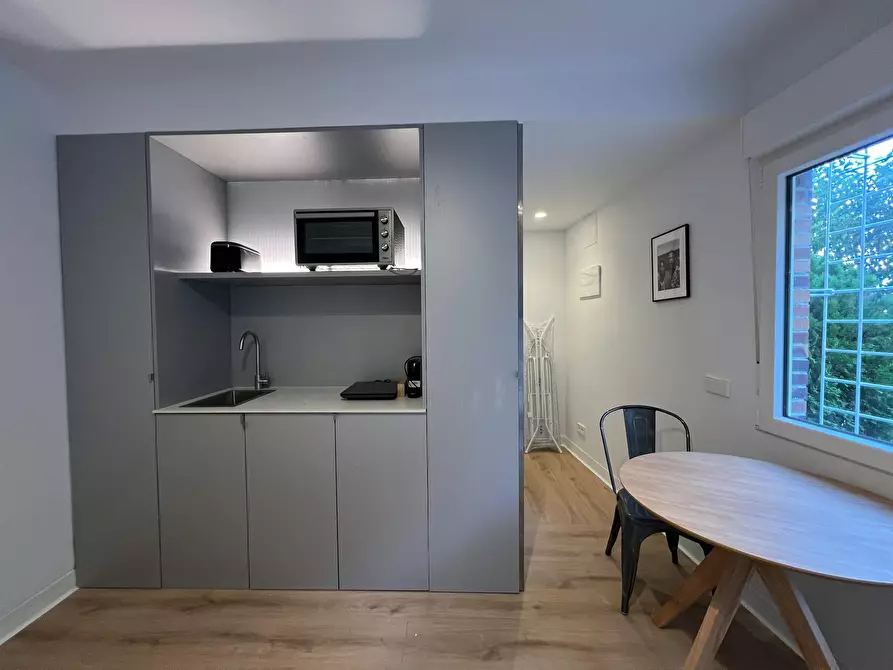 Immagine 4 di Casa indipendente in affitto  in Calle de Alfonso Fernández Clausells a Madrid