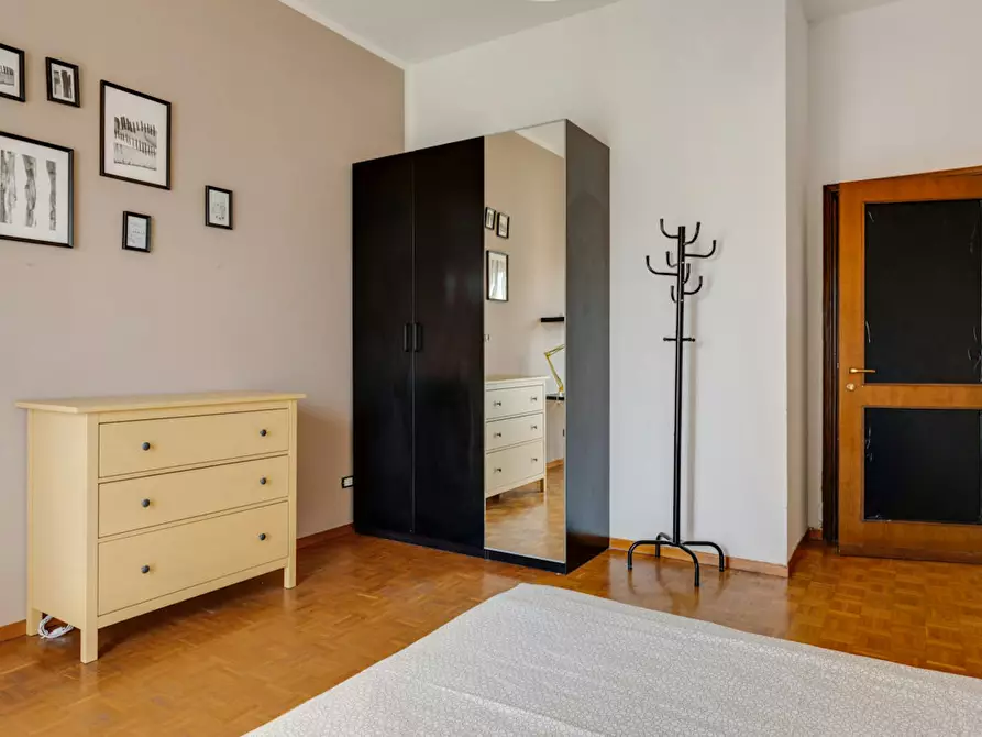Immagine 5 di Camera in affitto  in Via Curtatone a Milano