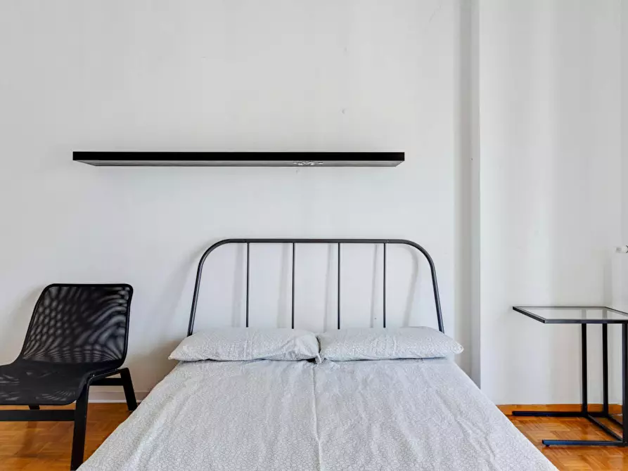 Immagine 3 di Camera in affitto  in Via Curtatone a Milano