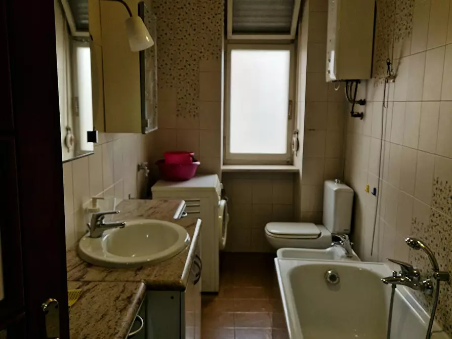 Immagine 4 di Camera in affitto  in Via Federico Paolini a Torino