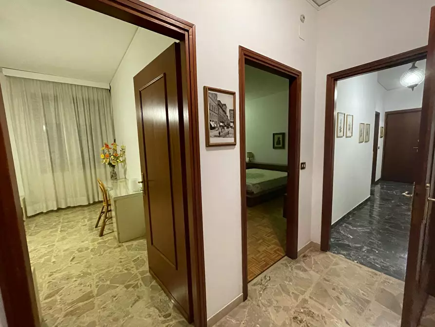 Immagine 8 di Camera in affitto  in Via Ugo Foscolo a Scandicci