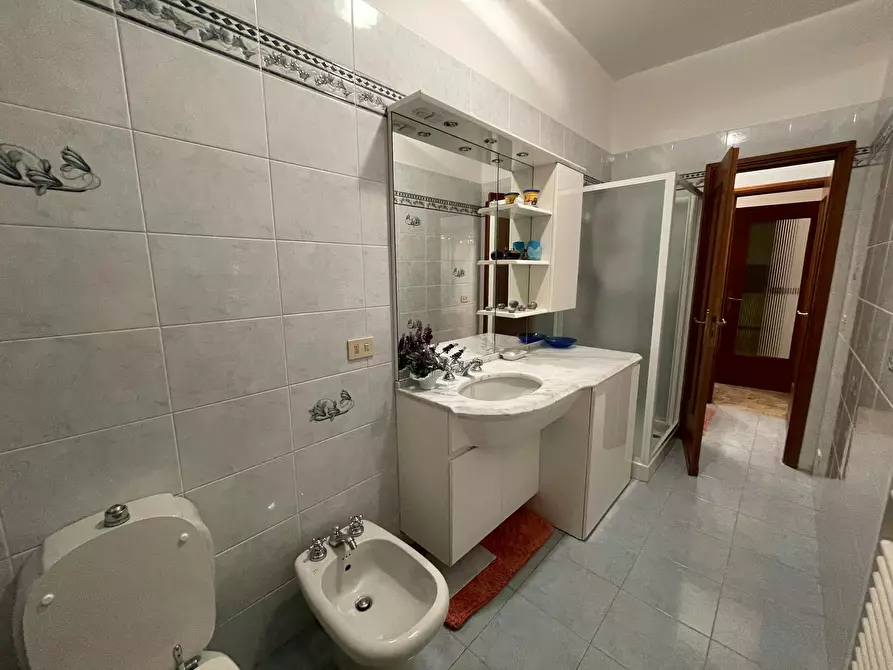 Immagine 9 di Camera in affitto  in Via Ugo Foscolo a Scandicci