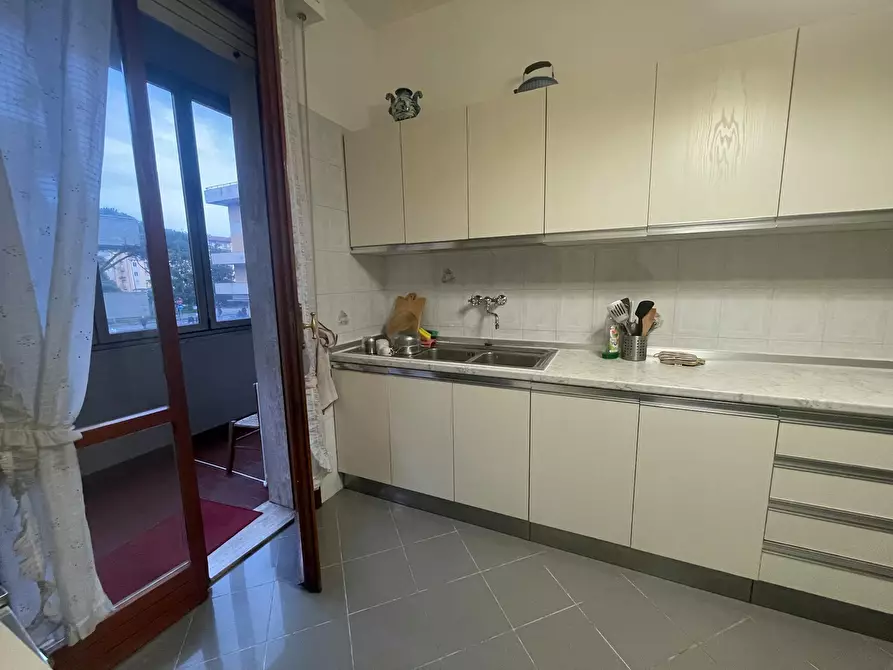 Immagine 5 di Camera in affitto  in Via Ugo Foscolo a Scandicci