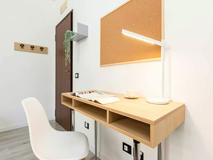 Immagine 9 di Camera in affitto  in Viale Col di Lana a Milano