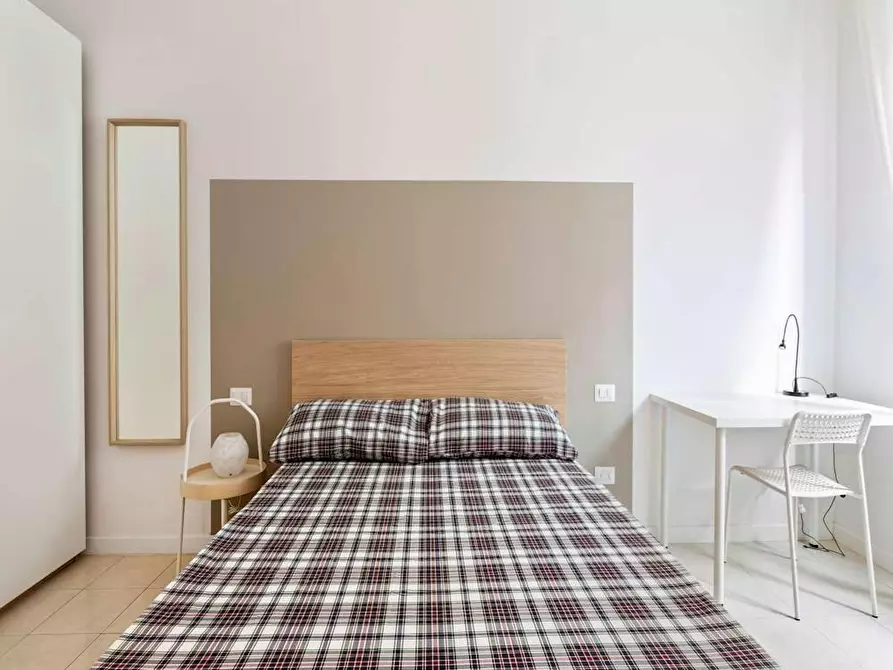 Immagine 1 di Camera in affitto  in Via Pantigliate a Milano