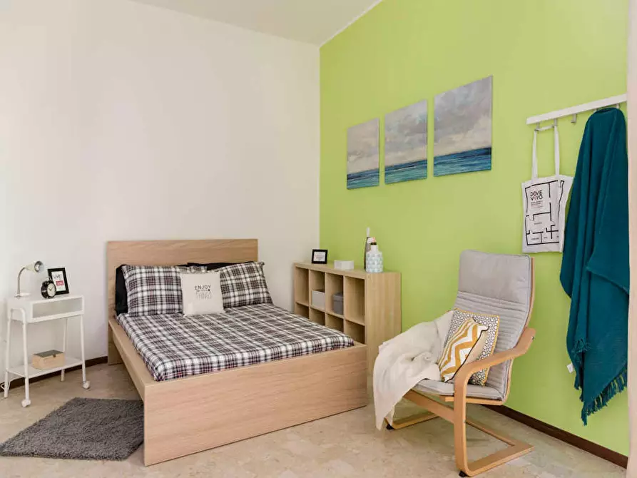 Immagine 2 di Camera in affitto  in Via dei Pioppi a Buccinasco