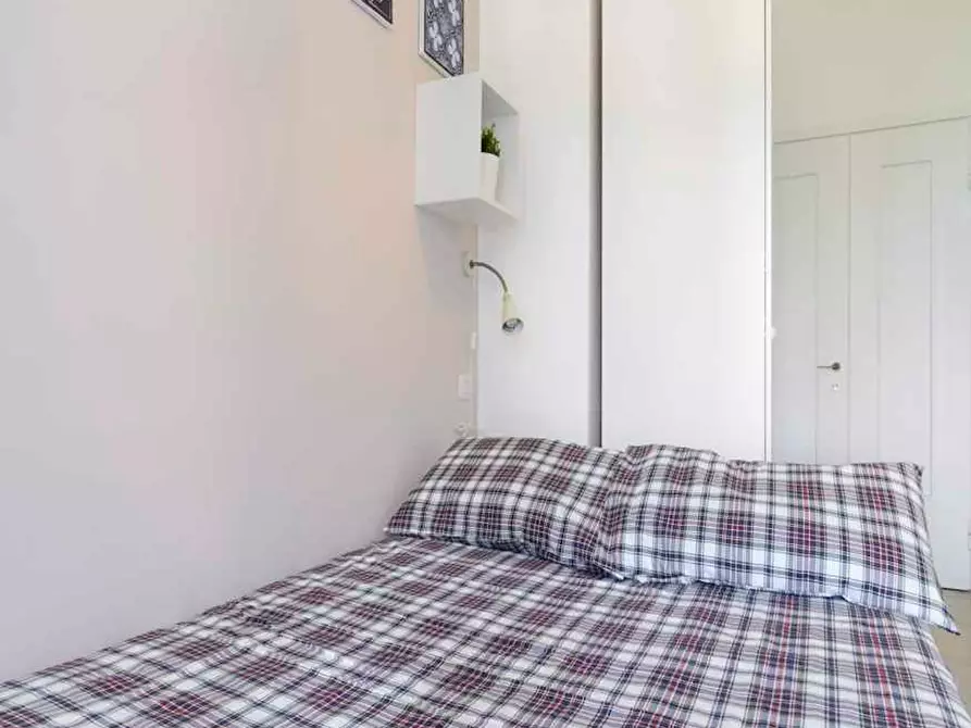 Immagine 1 di Camera in affitto  in Via Sulmona a Milano