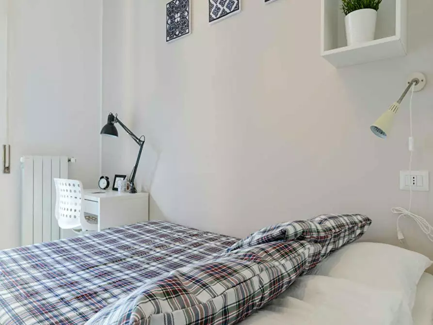 Immagine 3 di Camera in affitto  in Via Sulmona a Milano