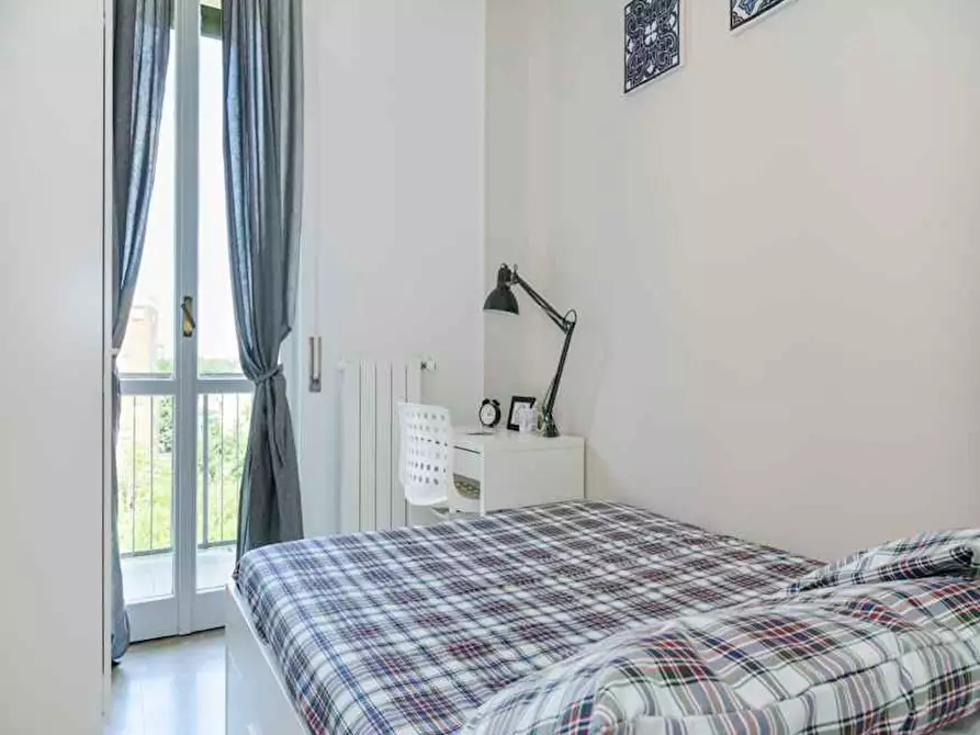 Immagine 4 di Camera in affitto  in Via Sulmona a Milano