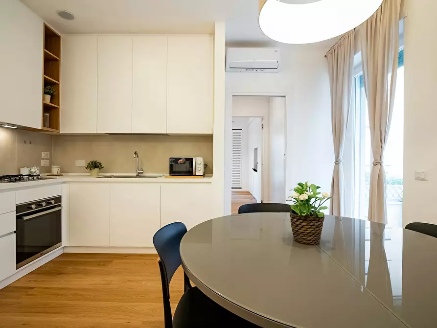 Immagine 10 di Appartamento in affitto  in Via Appiano a Roma