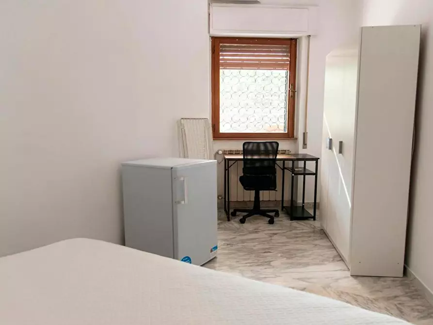 Immagine 3 di Camera in affitto  in Via dei Radiotelegrafisti a Roma