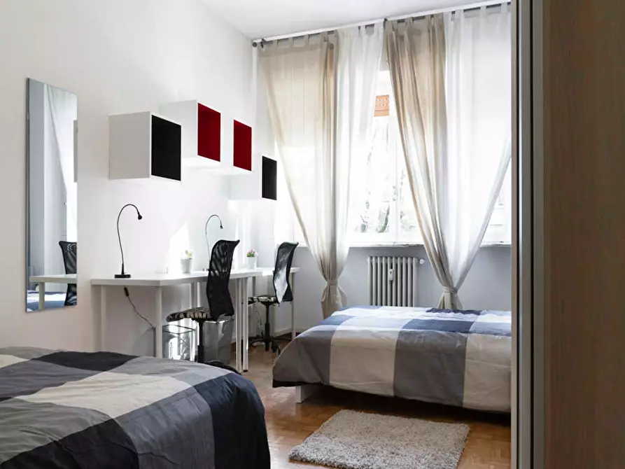 Immagine 5 di Camera in affitto  in Via Andrea Costa a Milano