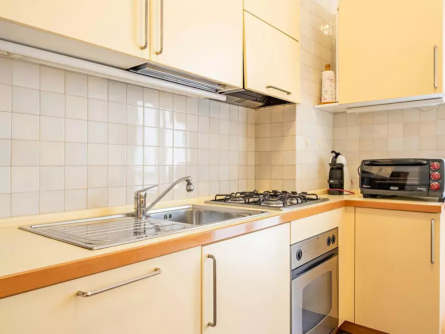 Immagine 10 di Camera in affitto  in Via Pellegrino Rossi a Milano