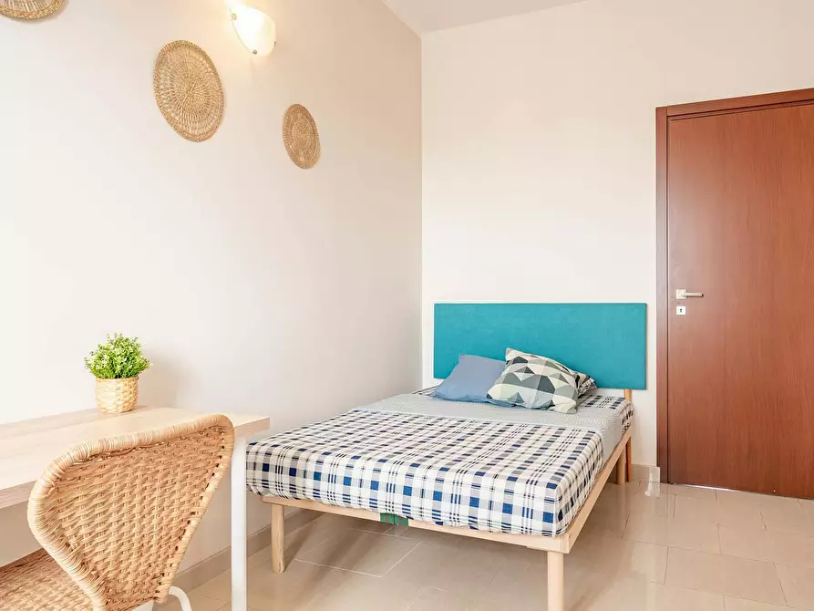 Immagine 2 di Camera in affitto  in Via Pellegrino Rossi a Milano