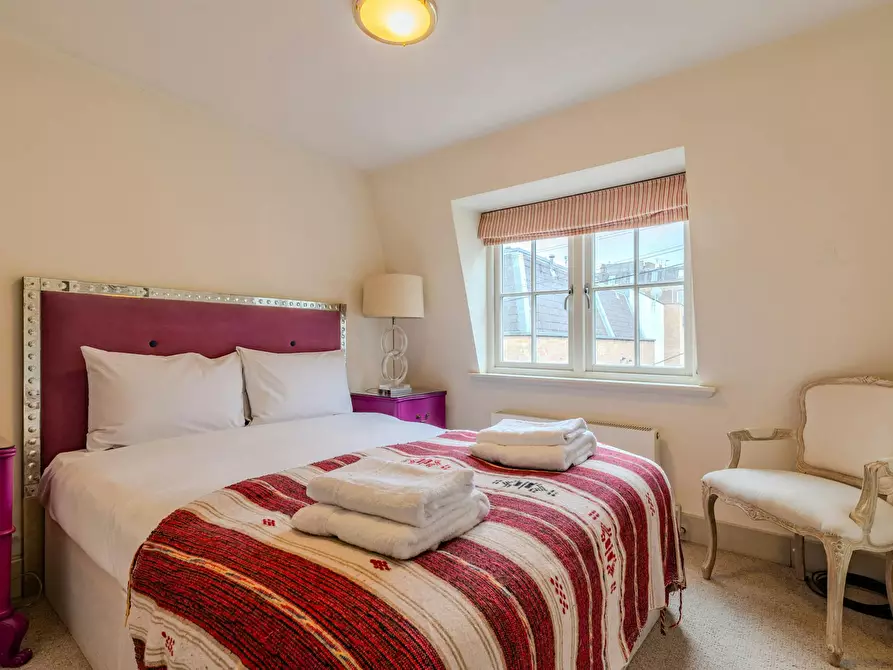 Immagine 3 di Appartamento in affitto  in Dunworth Mews a Kensington