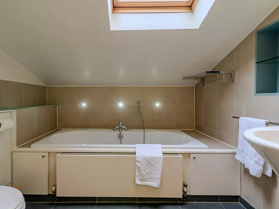 Immagine 10 di Appartamento in affitto  in Dunworth Mews a Kensington