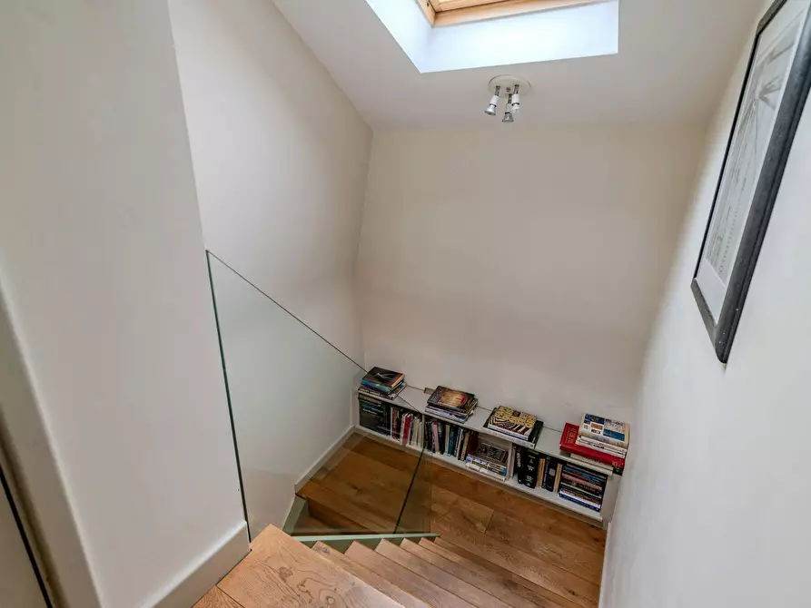 Immagine 9 di Appartamento in affitto  in Dunworth Mews a Kensington