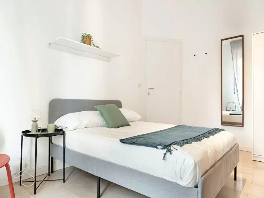 Immagine 2 di Camera in affitto  in Via Lorenteggio a Milano