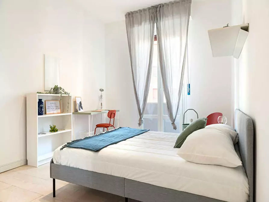 Immagine 5 di Camera in affitto  in Via Lorenteggio a Milano