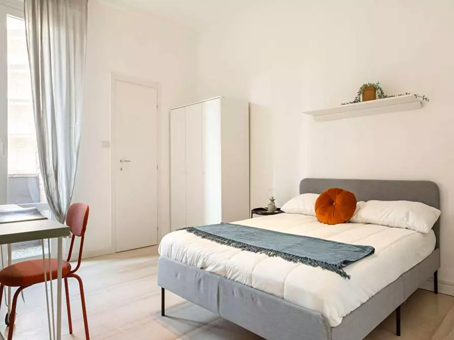 Immagine 4 di Camera in affitto  in Via Lorenteggio a Milano