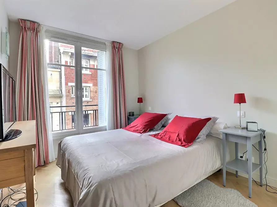 Immagine 2 di Appartamento in affitto  in Rue Fantin Latour a Paris 16