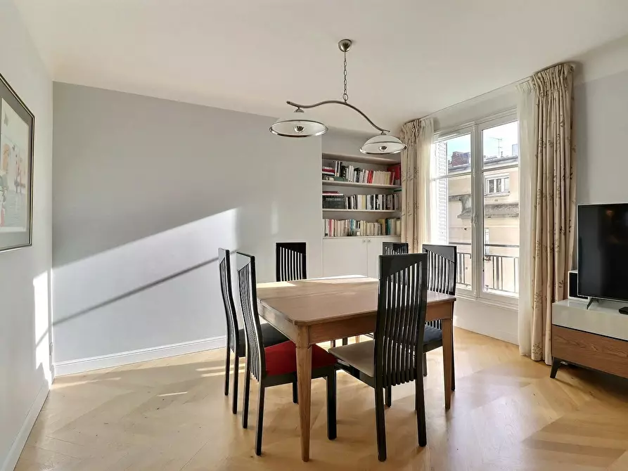 Immagine 6 di Appartamento in affitto  in Rue Fantin Latour a Paris 16