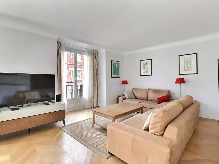 Immagine 3 di Appartamento in affitto  in Rue Fantin Latour a Paris 16