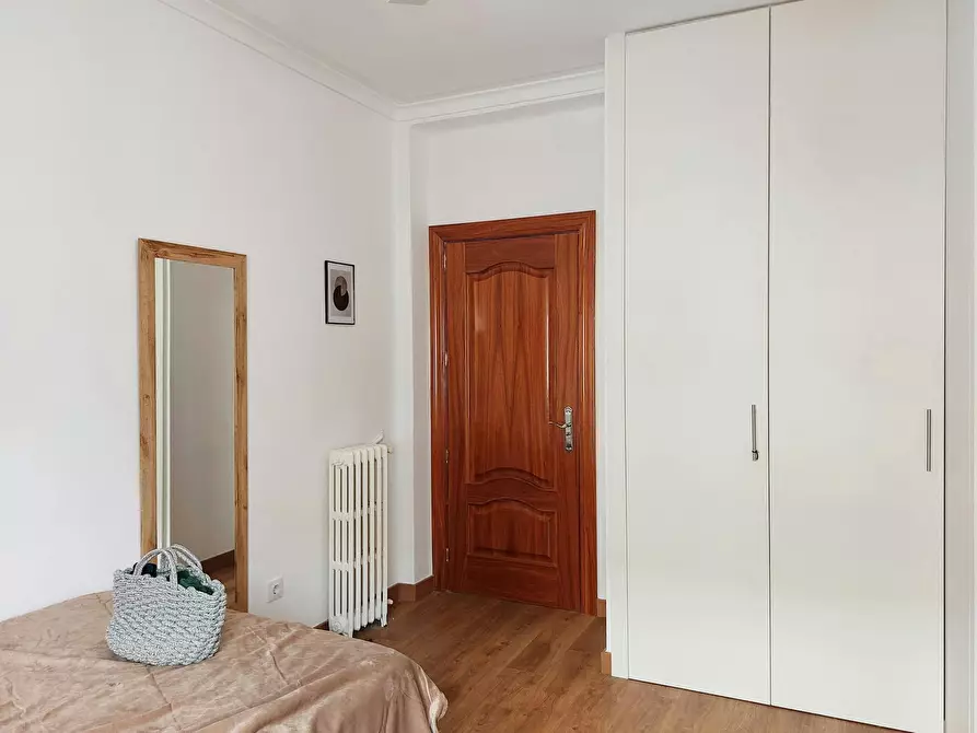 Immagine 8 di Camera in affitto  in Calle de Alejandro Ferrant a Madrid