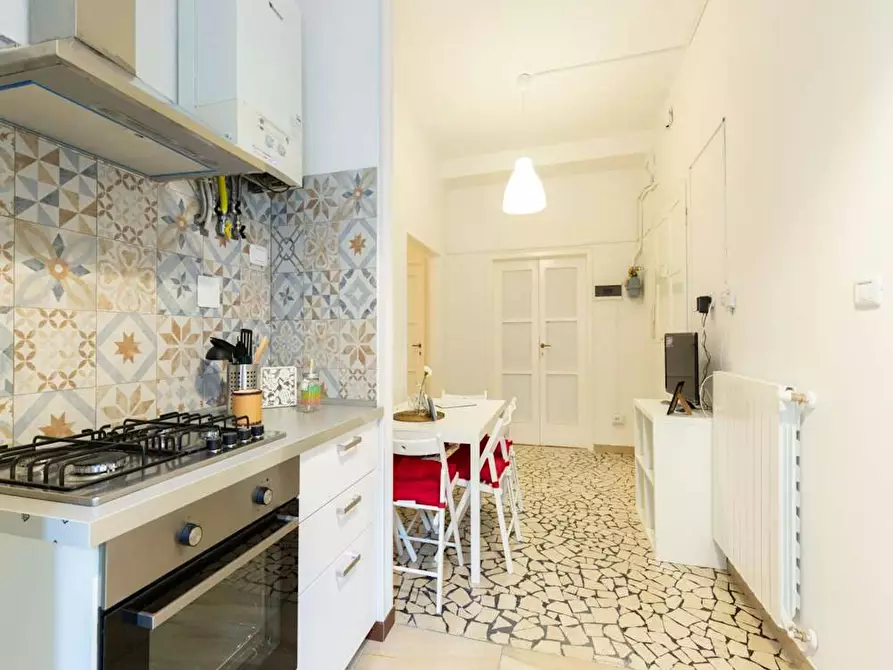 Immagine 10 di Camera in affitto  in Via Cairoli a Bologna