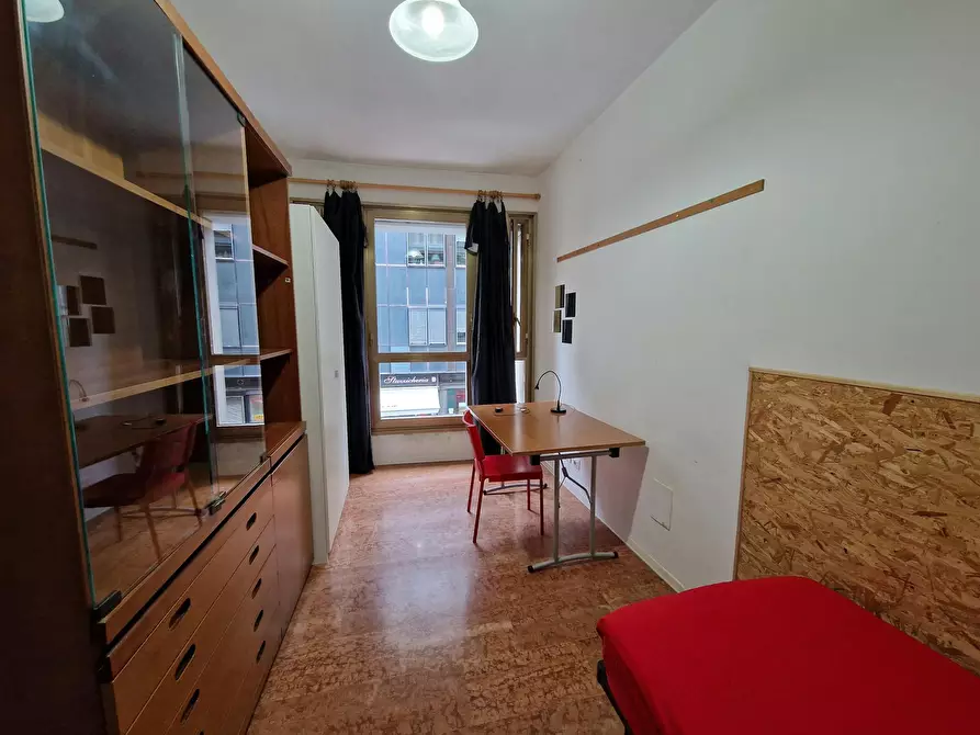 Immagine 10 di Camera in affitto  in Via Ireneo Affò a Parma