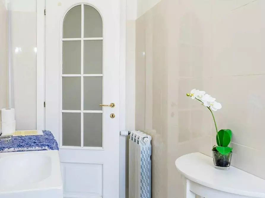 Immagine 9 di Camera in affitto  in Corso di Porta Romana a Milano