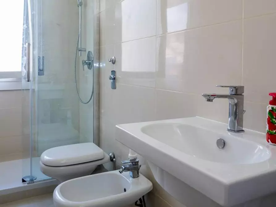 Immagine 10 di Camera in affitto  in Corso di Porta Romana a Milano