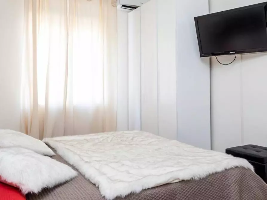 Immagine 3 di Camera in affitto  in Corso di Porta Romana a Milano