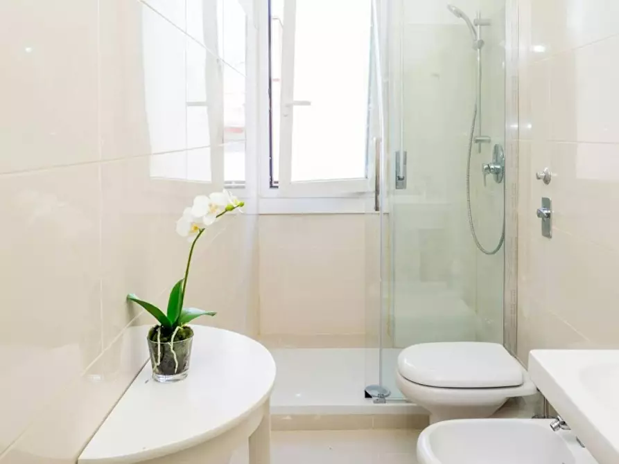 Immagine 8 di Camera in affitto  in Corso di Porta Romana a Milano