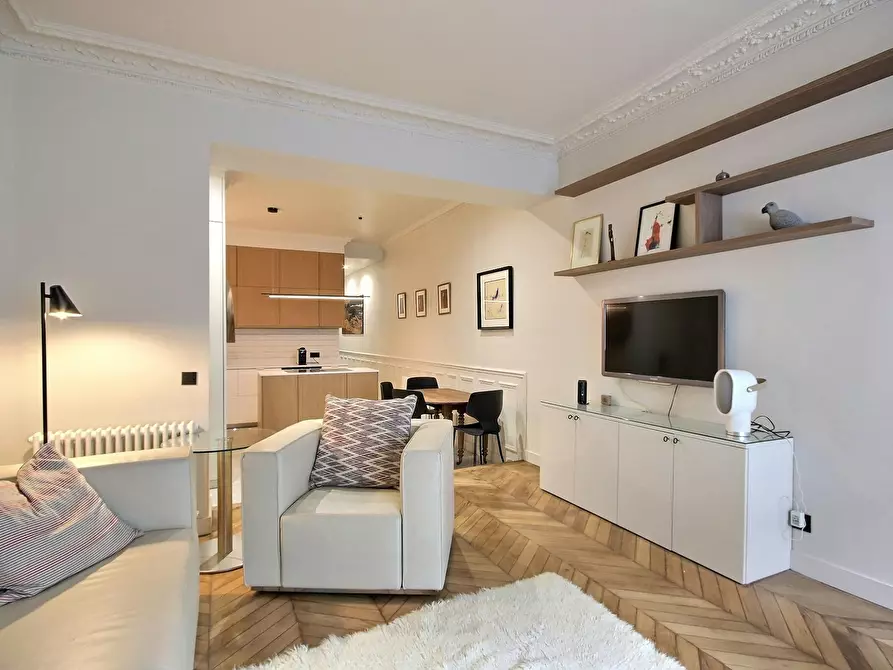 Immagine 4 di Appartamento in affitto  in Rue Steinlen a Paris 18
