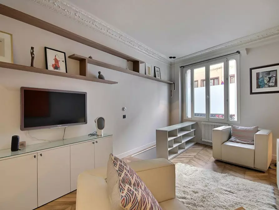 Immagine 5 di Appartamento in affitto  in Rue Steinlen a Paris 18