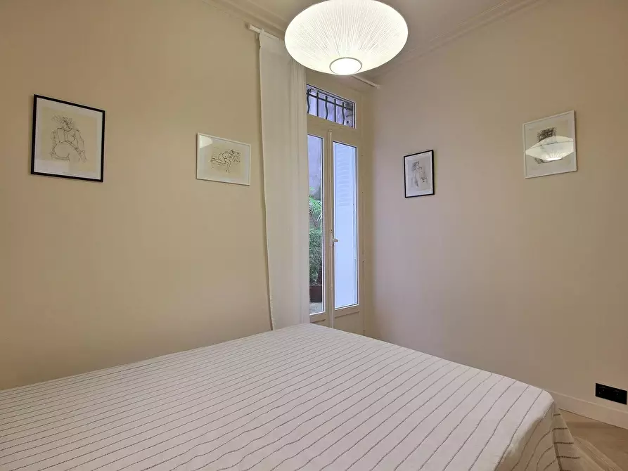 Immagine 2 di Appartamento in affitto  in Rue Steinlen a Paris 18