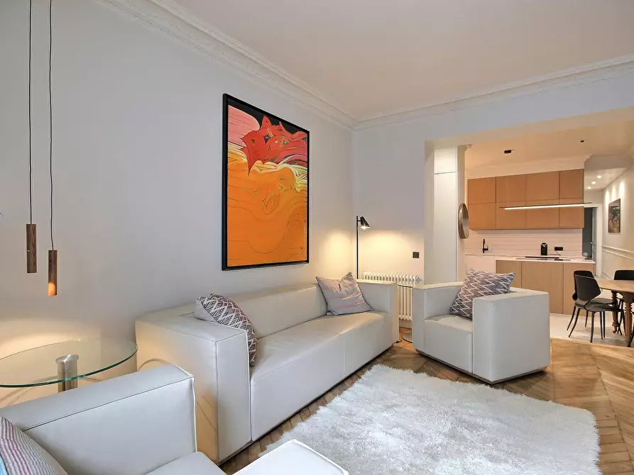 Immagine 3 di Appartamento in affitto  in Rue Steinlen a Paris 18