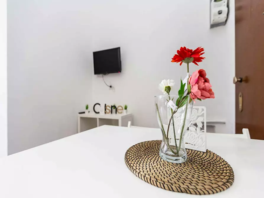 Immagine 10 di Camera in affitto  in Via Paolo Bassi a Milano