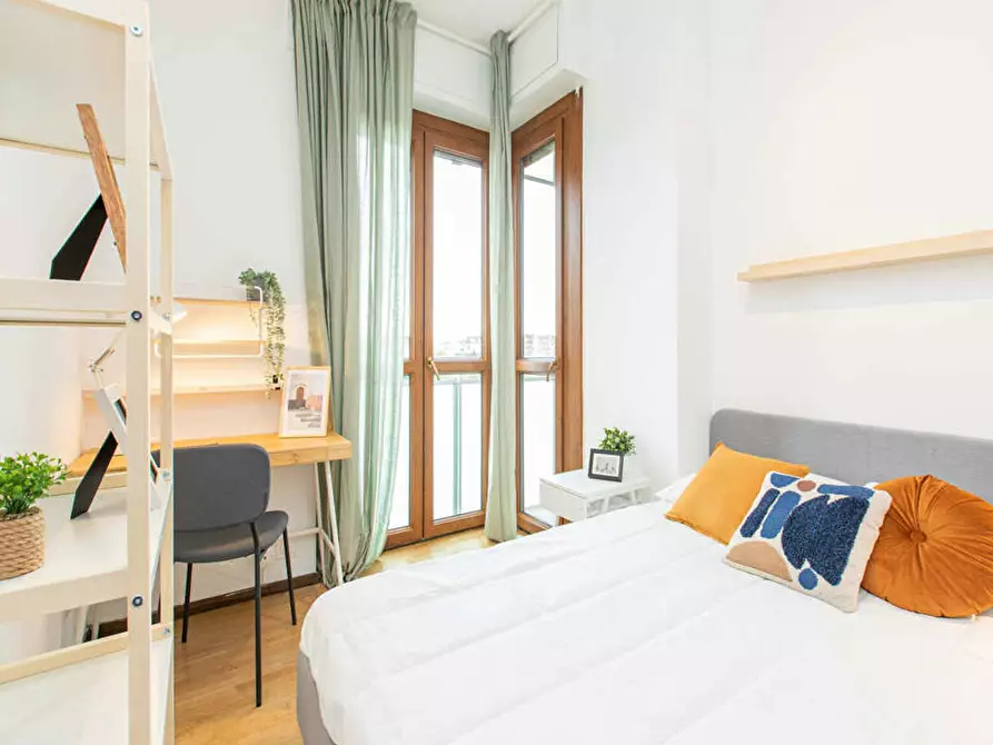 Immagine 4 di Camera in affitto  in Viale Sondrio a Milano