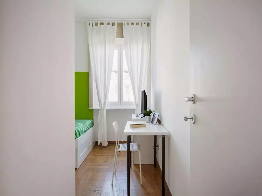 Immagine 4 di Camera in affitto  in Viale Tunisia a Milano