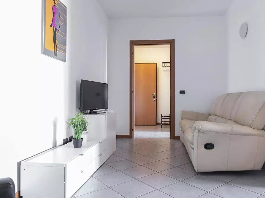 Immagine 5 di Camera condivisa in affitto  in Viale dell'Innovazione a Milano