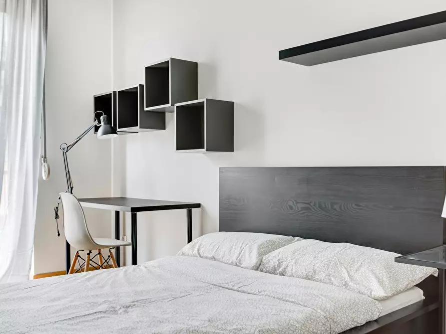 Immagine 3 di Camera in affitto  in Via Stromboli a Milano