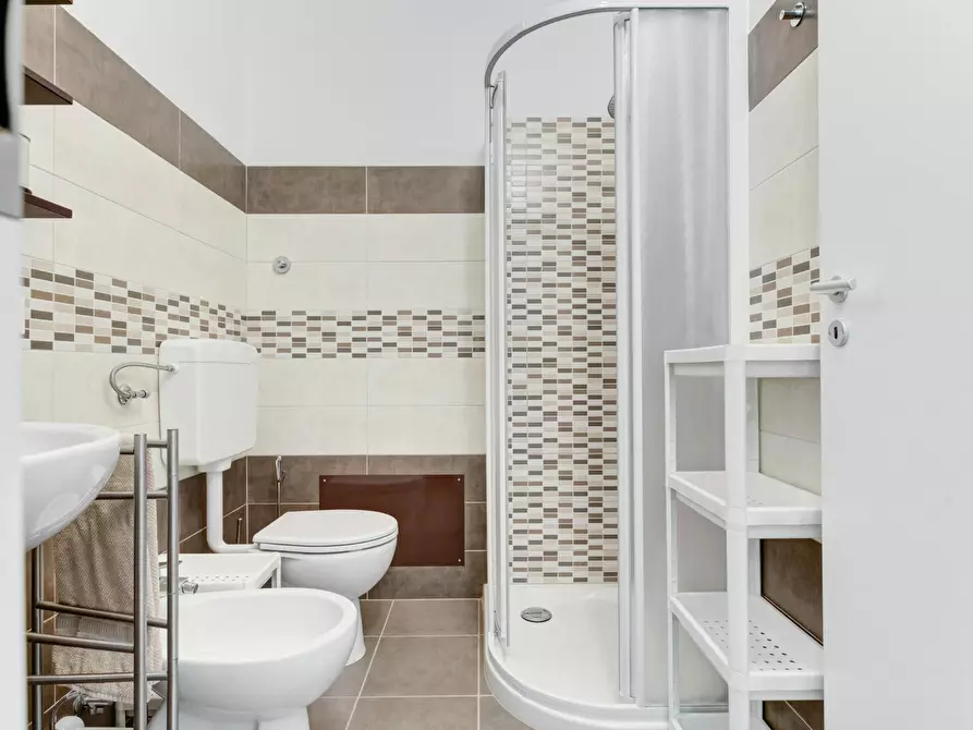 Immagine 10 di Camera in affitto  in Via Stromboli a Milano