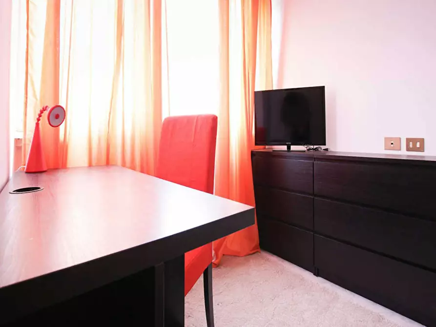 Immagine 5 di Camera in affitto  in Viale Ortles a Milano